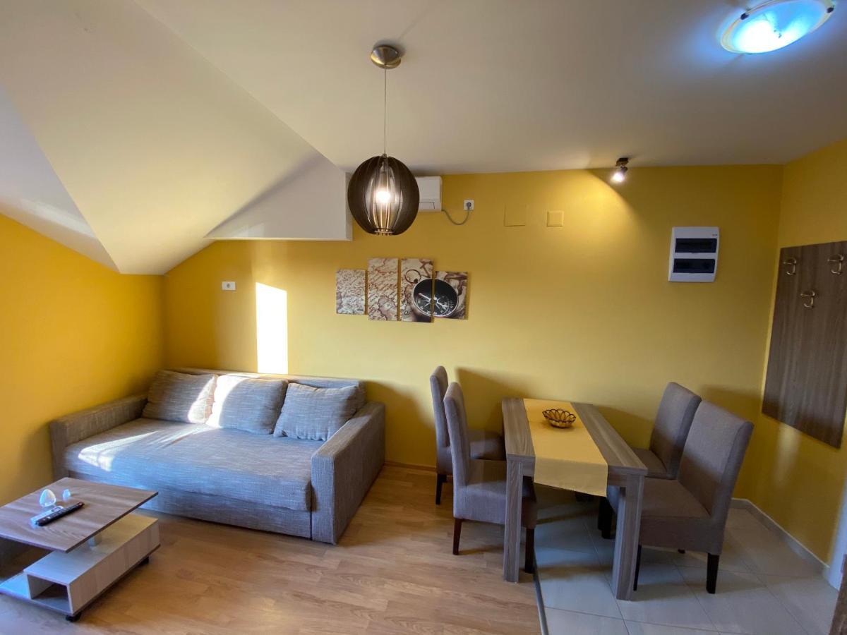 Apartmani Borova 2 Veliko Gradiste Ngoại thất bức ảnh