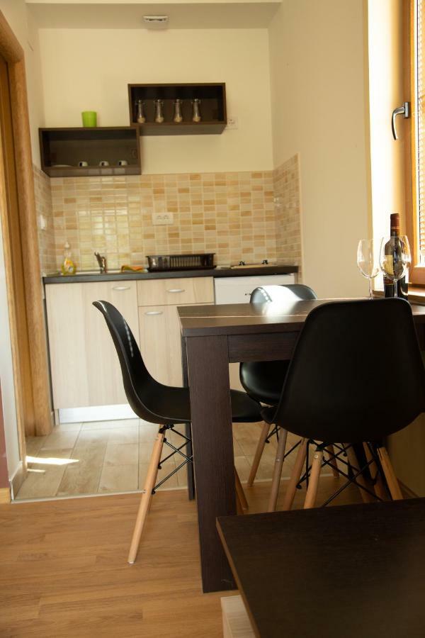 Apartmani Borova 2 Veliko Gradiste Ngoại thất bức ảnh